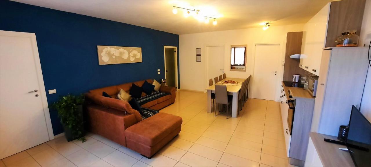 Lucini Ai Portici Apartment ตีราโน ภายนอก รูปภาพ